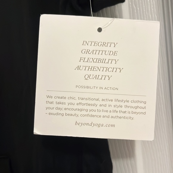 Beyond Yoga short sleeve sweater hoodie dress. Size S. NWT! - Picture 6 of 10